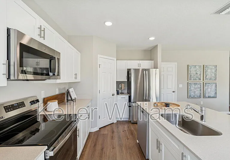 601 Ambleside Dr — Photo 11