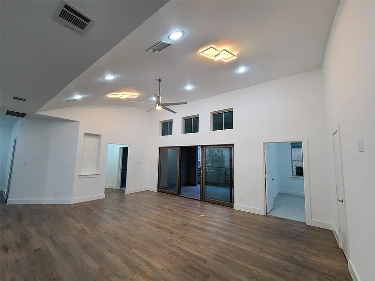 2812 Almanzor Ave — Photo 14