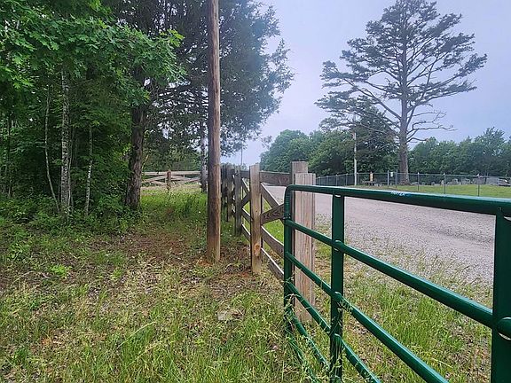 4th image of 186 Crockett Cemetery Rd