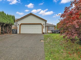 9667 151b St, Surrey, BC V3R 9W7