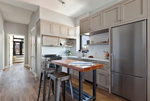 Rented by Modern Spaces | media 14