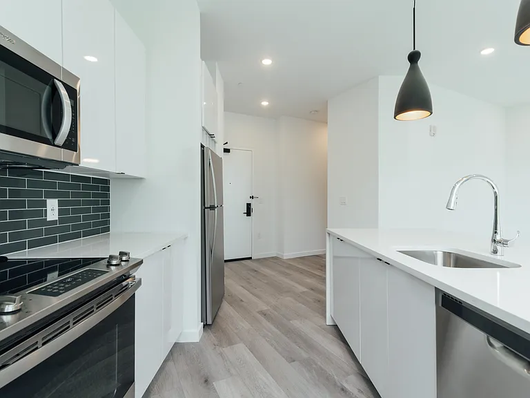 130 Monitor Street — Photo 13