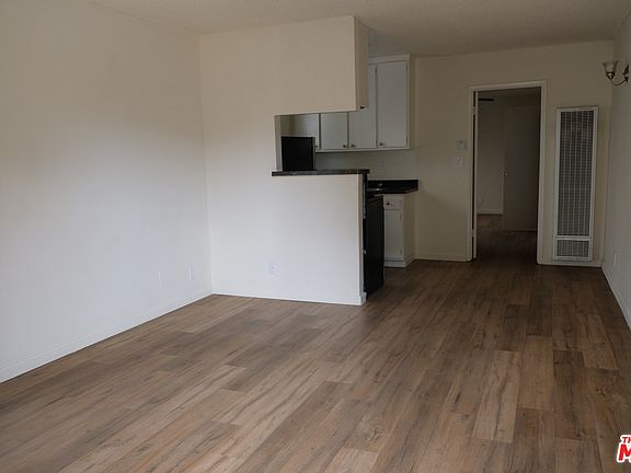 2nd image of 1426 Pacific Ave #1