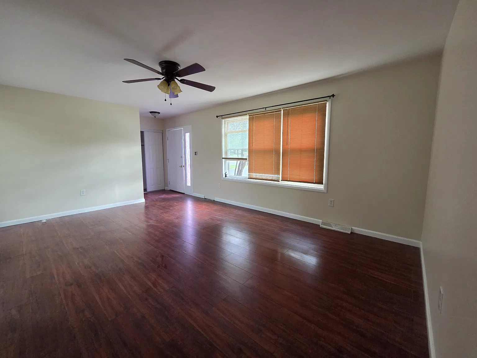 2 bed, 1000 sqft, $1,800 — Photo 4