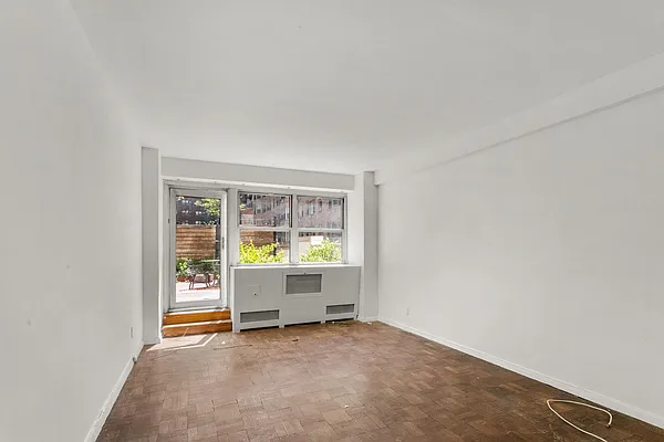 Sold by Compass | media 6