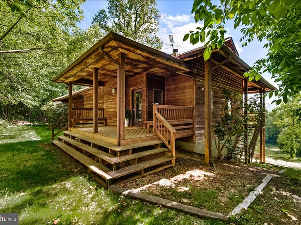32 New Moon Ln, Sperryville, VA 22740