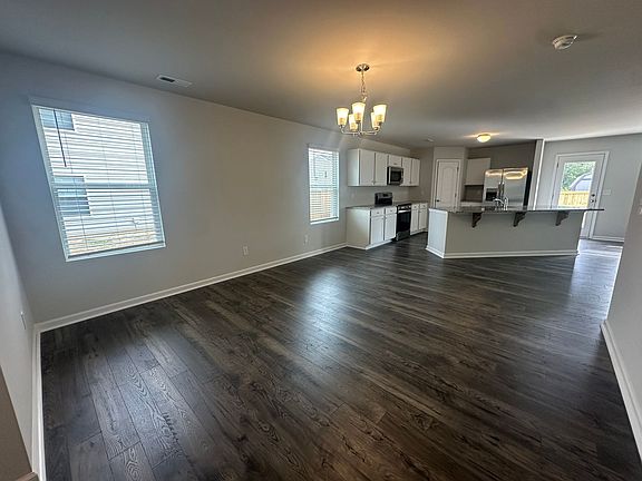 4th image of 292 Chinook Ln