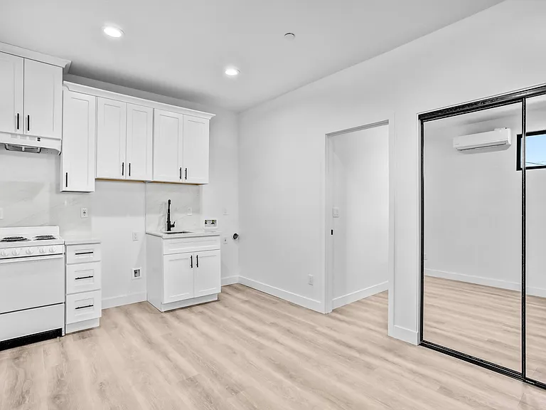 4437 Phelan Ave #A — Photo 4