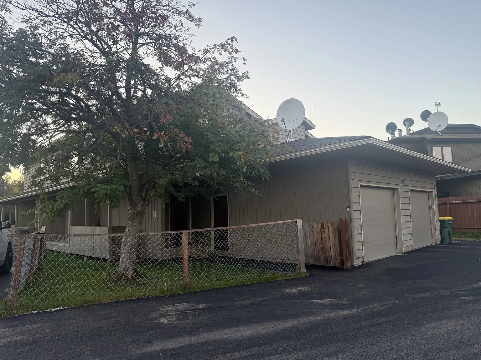 2 bed, 1.5 bath, 1100 sqft, $2,200 — Photo 1