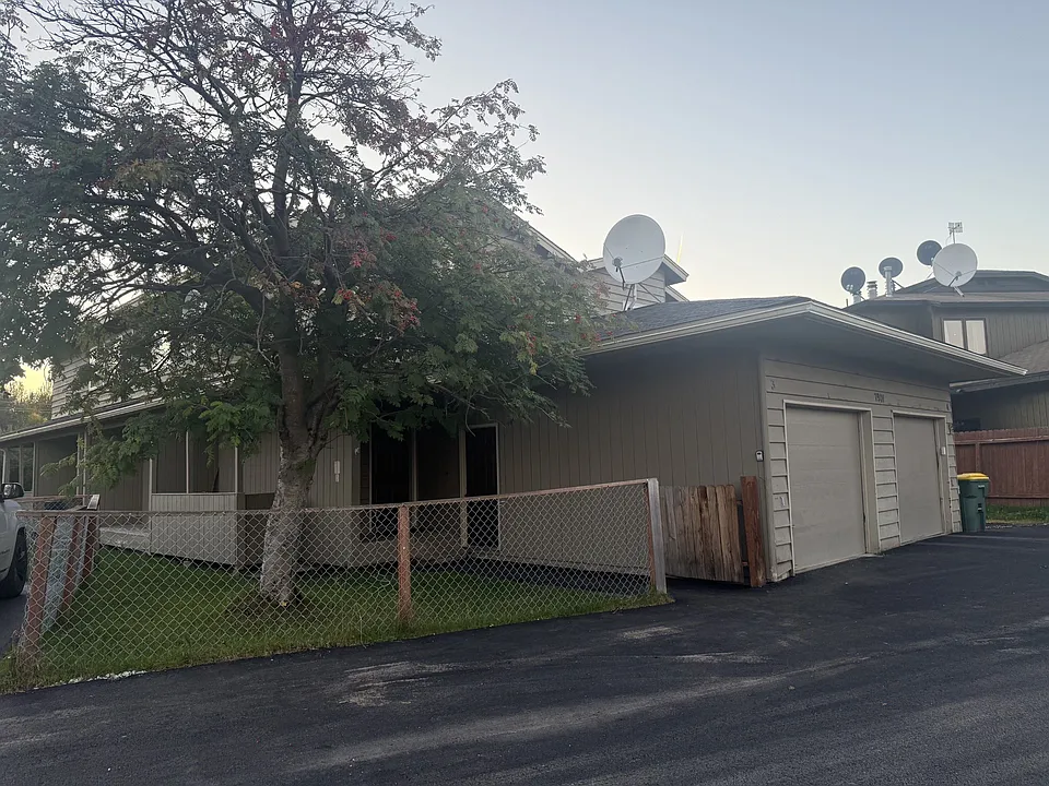 7901 Mayfair Dr #3