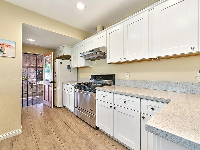 2837 W Avenue 33 — Photo 13