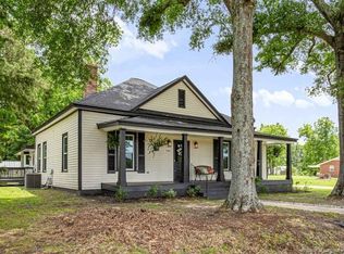 908 Middle Rd, Fayetteville, NC 28312