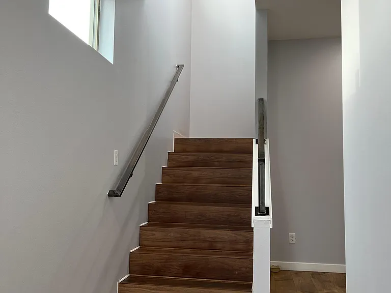 12306 NE 116th St — Photo 1