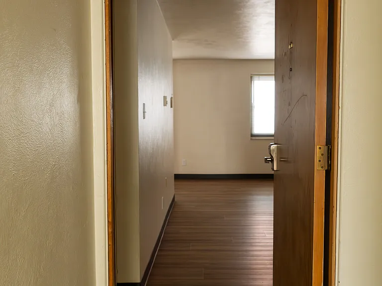 348 Station St #14 — Photo 10
