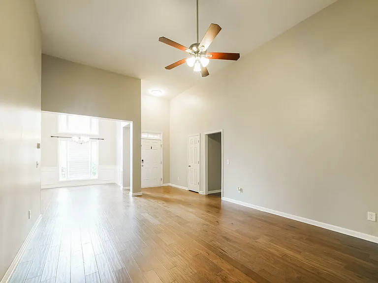 116 Freeman Forest Dr — Photo 5