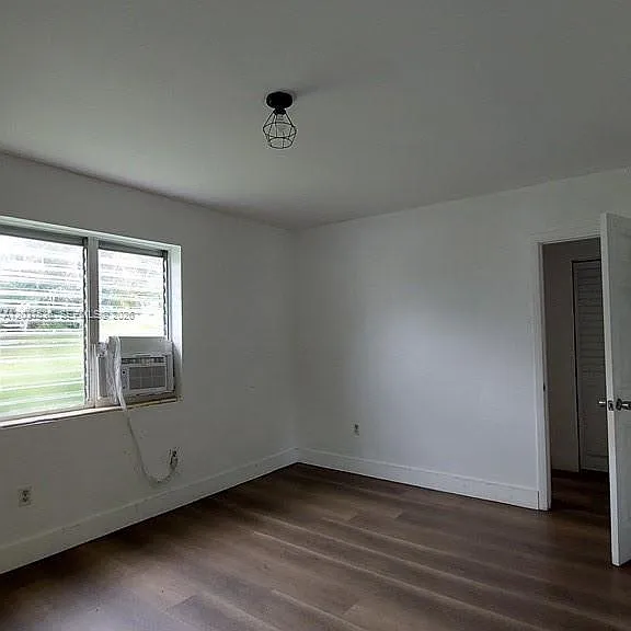 6151 SW 35th St #1 — Photo 11