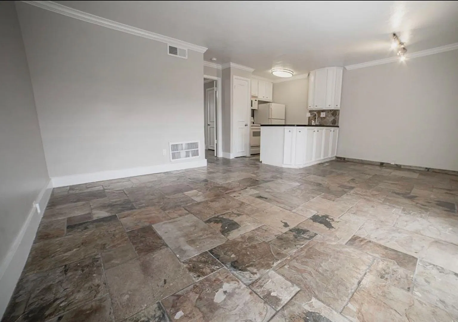 2322 Richton St — Photo 4