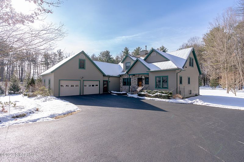 3rd image of 4680 Hurst Road