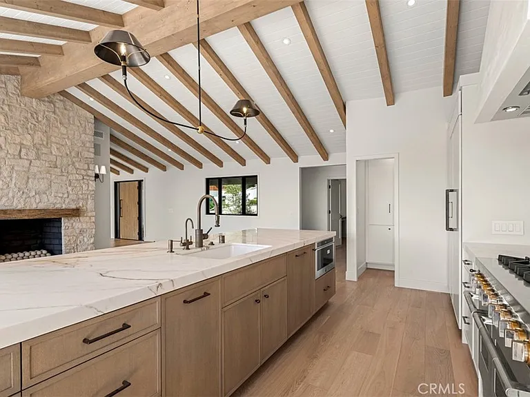 709 Emerald Bay — Photo 8