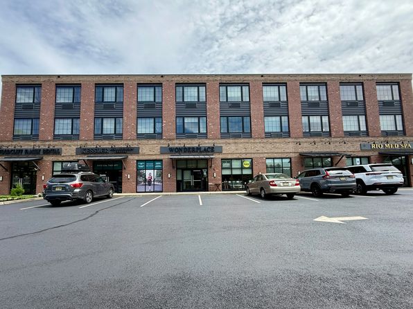 62 Broadway Unit 303