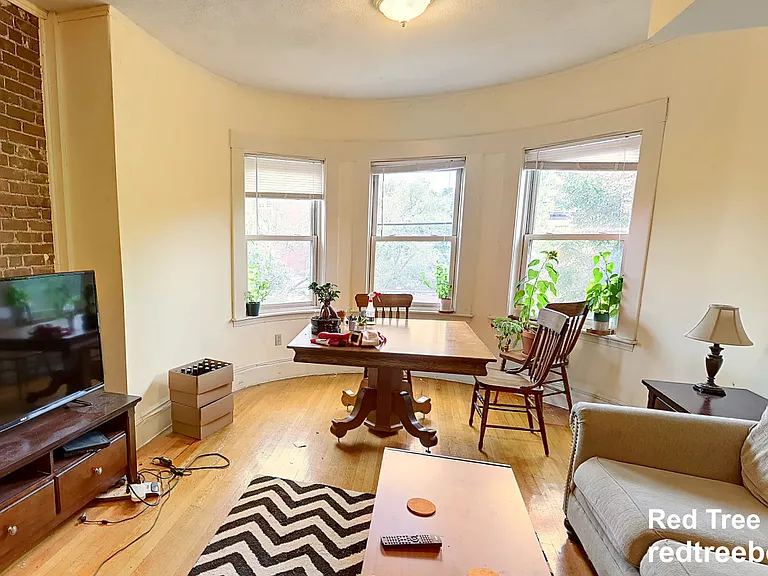 1406 Beacon St #3A — Photo 2