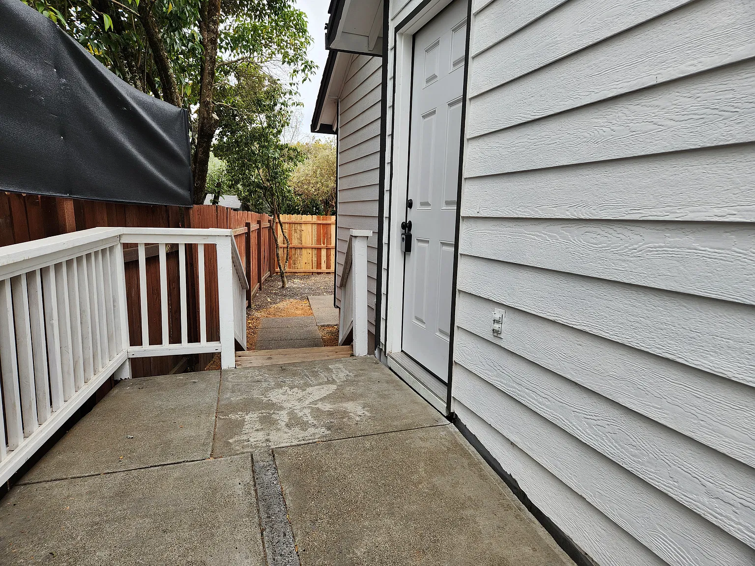 2 bed, 700 sqft, $2,550 — Photo 2