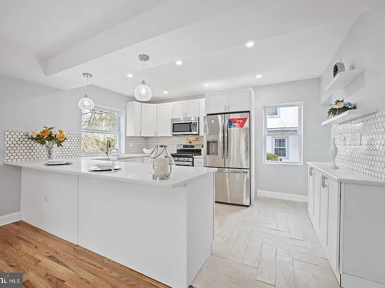 541 E Church Rd — Photo 15