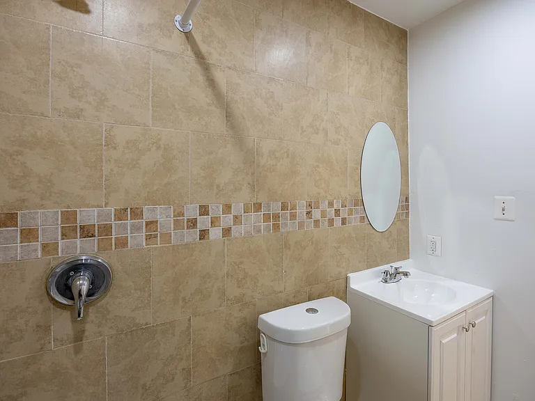 17 E Ashmead St — Photo 24