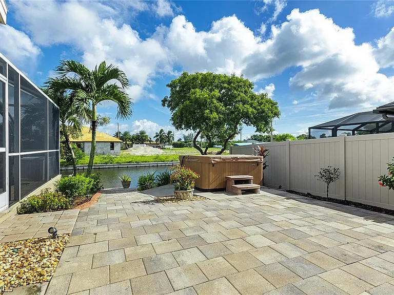 2013 SW 31st Ter — Photo 37