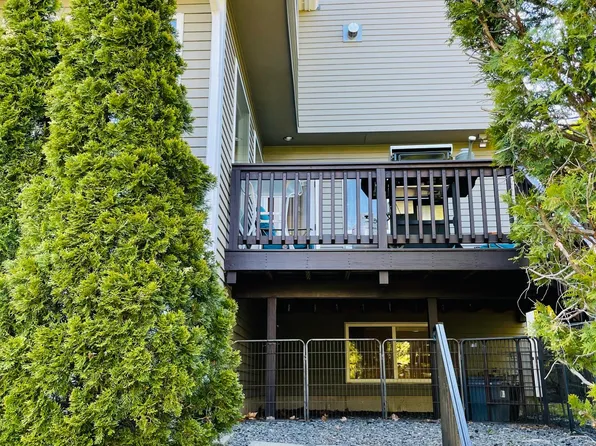 6 Eclipse Ln, Salem, MA 01970