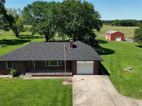 2002 W 4th St, Pittsburg, KS 66762