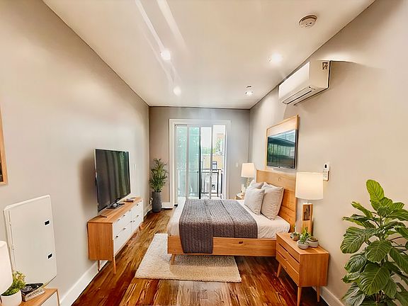 3rd image of 104 Linden Blvd #3A