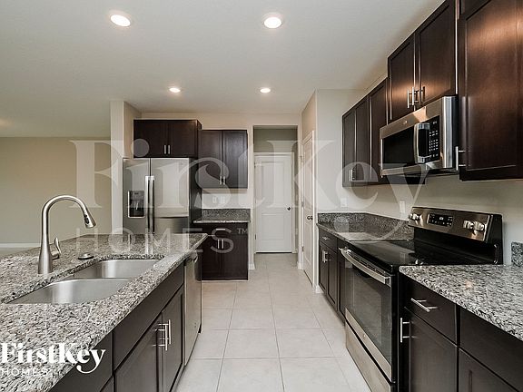 5th image of 723 Timeless Moss Dr