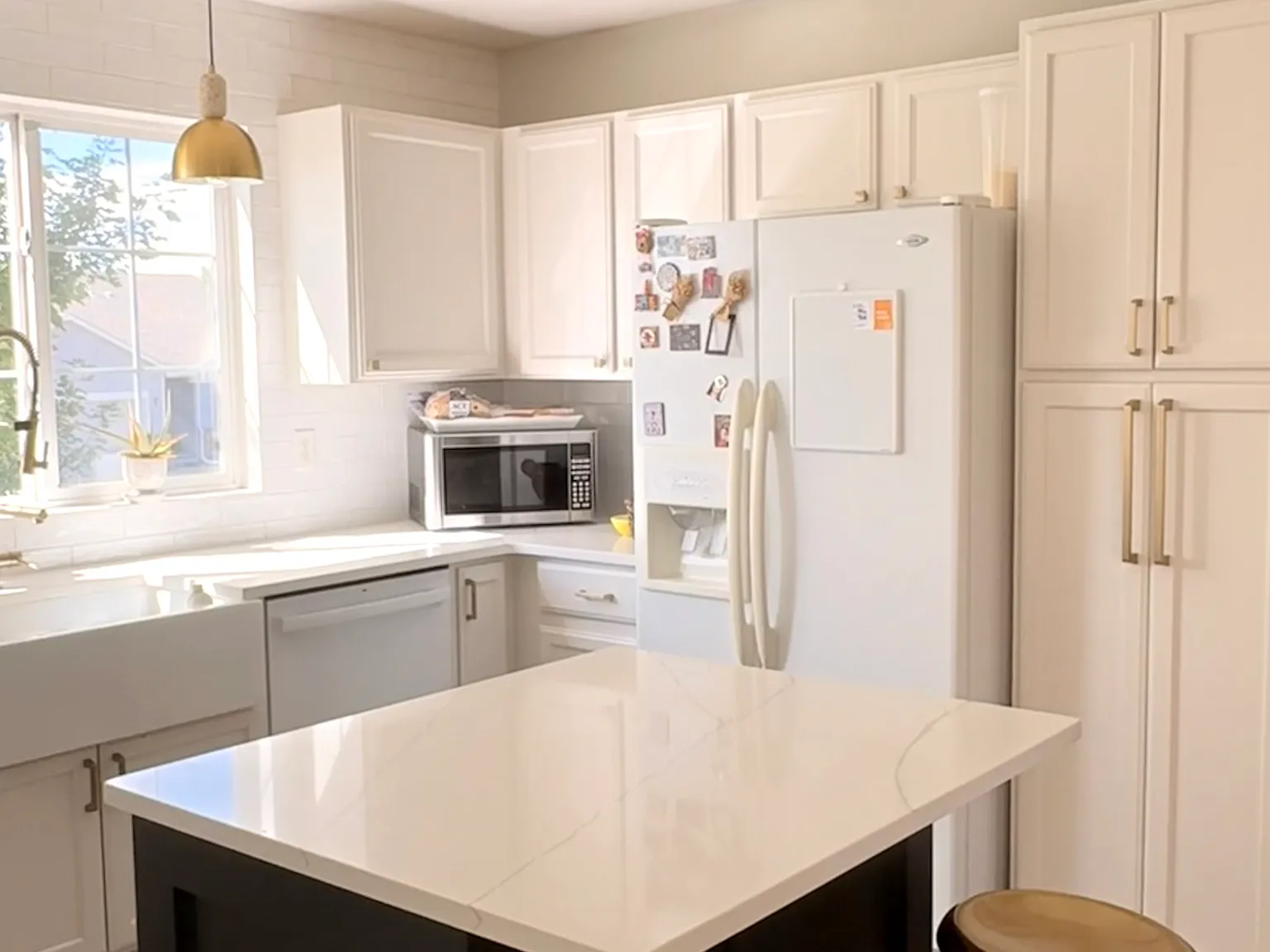 4 bed, 2136 sqft, $2,400 — Photo 2