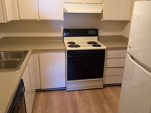 4th image of 1973 18th St #12