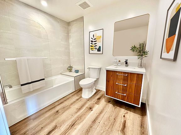 5th image of 4320 Inglewood Blvd #402