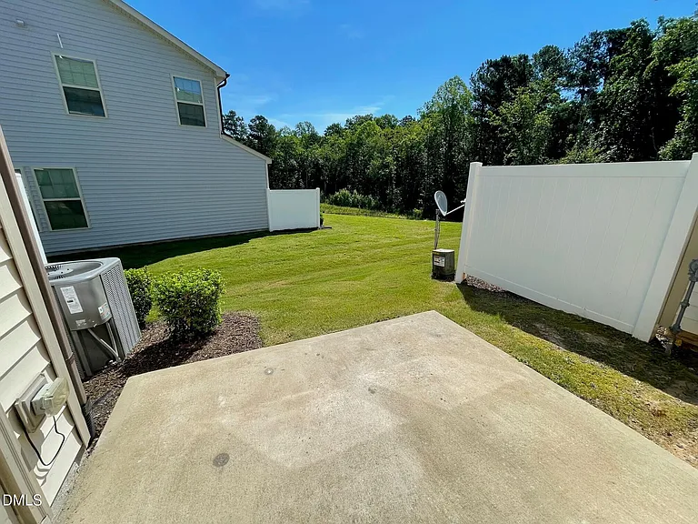 112 Hawkstone Dr — Photo 12