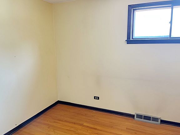 5th image of 17047 Cornell Ave