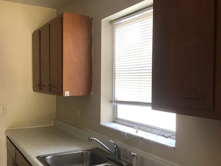 2331 Hadley St — Photo 4