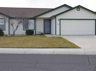 733 Shadow Ln, Fernley, NV 89408
