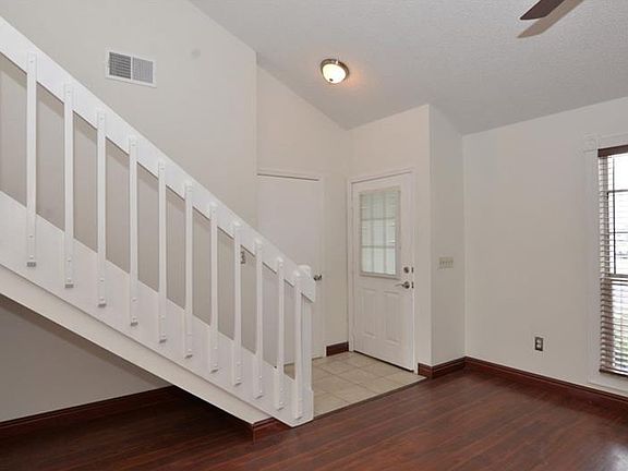 4th image of 3213 Parkside Ct