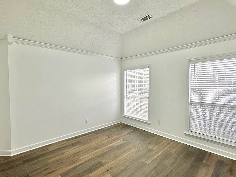 5445 Pine Oak Ln — Photo 13