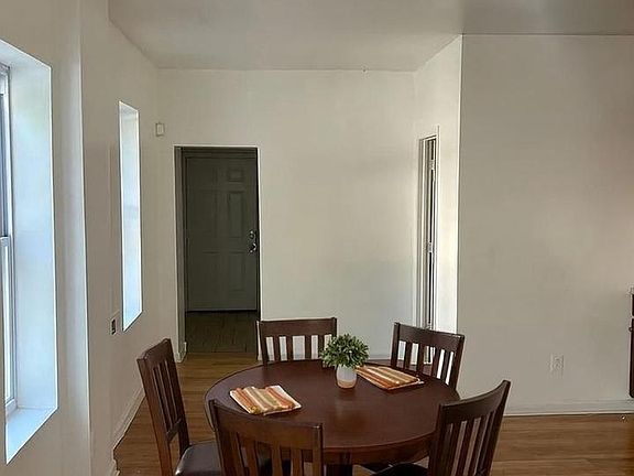 3rd image of 5835 Arch St