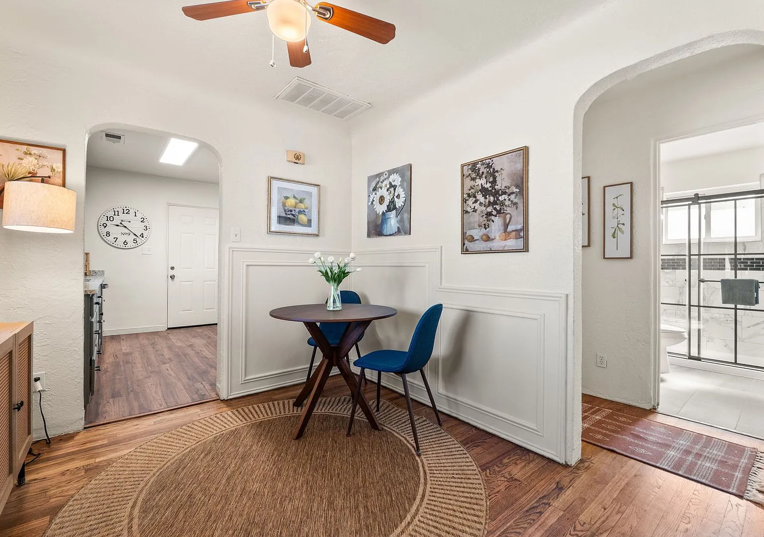 Charming 2 Bedroom Home — Photo 2