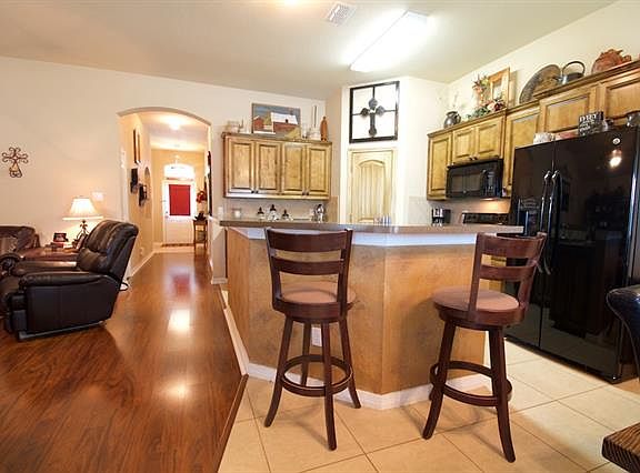 4th image of 3800 Pine Cir