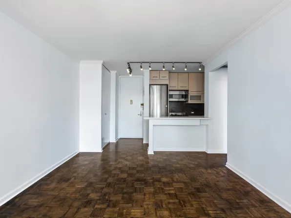 343 East 74th Street 6F image 9 of 10