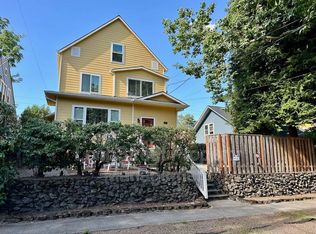 2625 NE Clackamas St APT 3, Portland, OR 97232