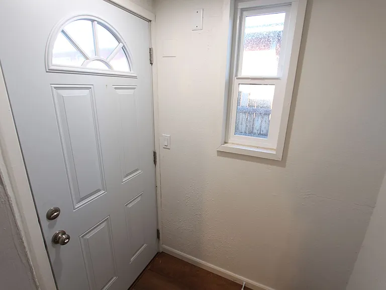1612 N San Francisco St — Photo 6