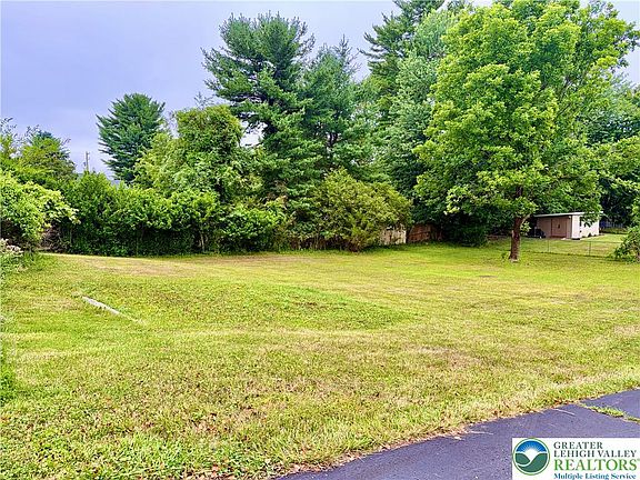 4th image of 979 Dogwood Ln