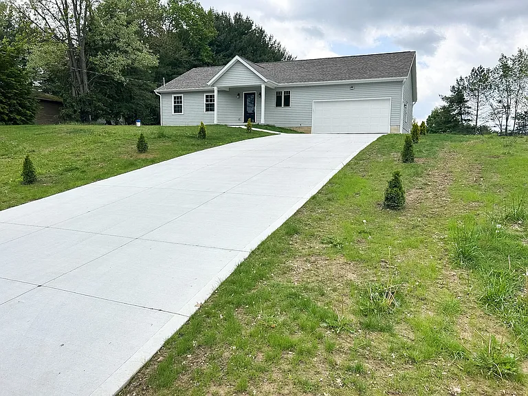 3654 Rolling Ridge Rd NE #UP — Photo 1